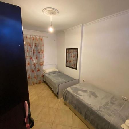 Chlo Apartment 3 Tirana Eksteriør billede