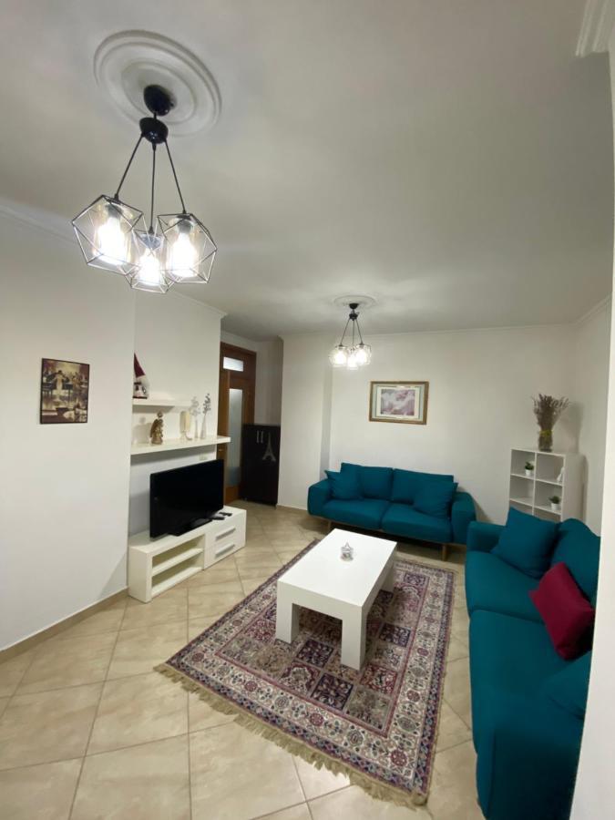 Chlo Apartment 3 Tirana Eksteriør billede