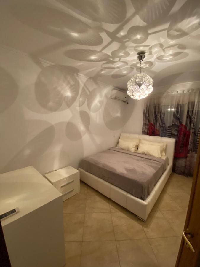 Chlo Apartment 3 Tirana Eksteriør billede