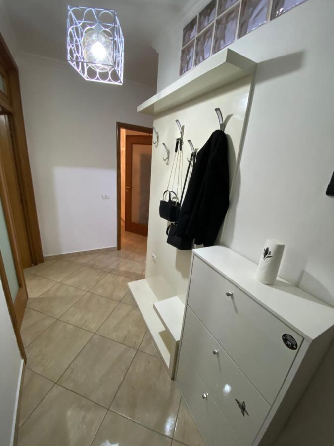 Chlo Apartment 3 Tirana Eksteriør billede