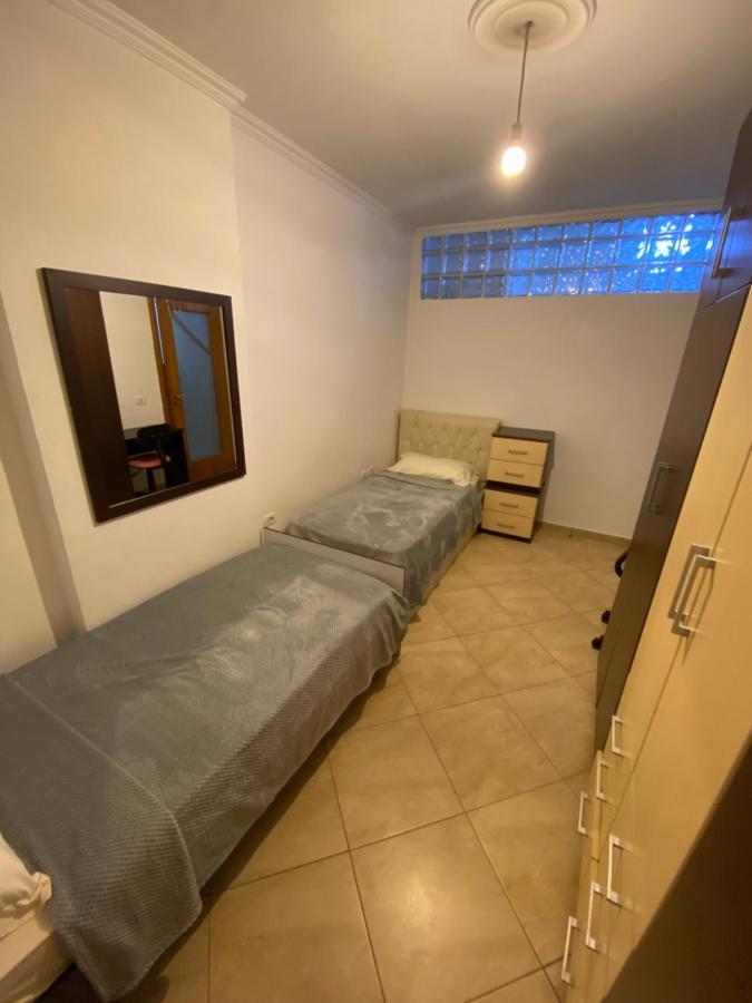 Chlo Apartment 3 Tirana Eksteriør billede