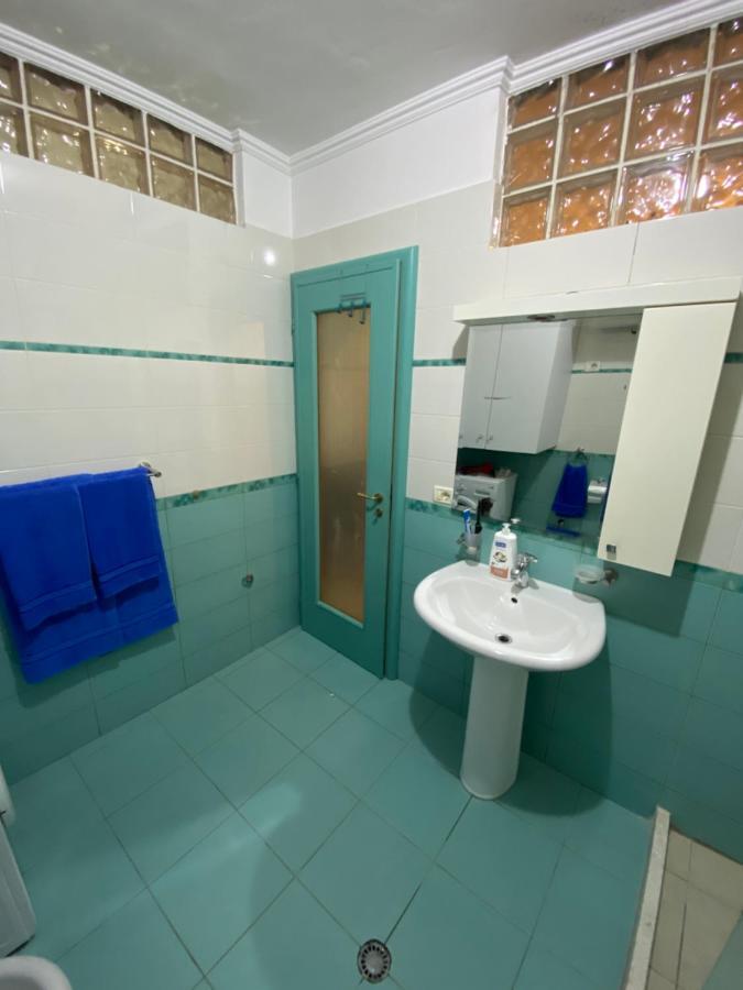 Chlo Apartment 3 Tirana Eksteriør billede